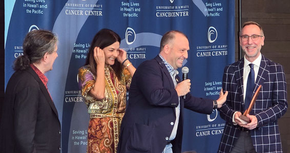 Governor Green presents Weinman award to Antoni Ribas of UCLA